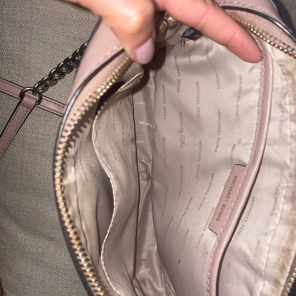 Cross body Michael Kors purse - Picture 3 of 4
